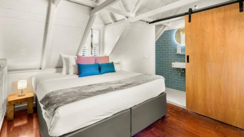 Pietermaai Boutique Hotel Duplex Suite Suite - Bedroom